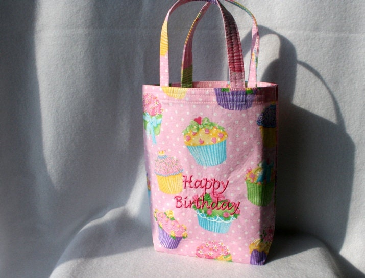 GIFT BAGS - Pink Cupcake - Happy Birthday - Medium