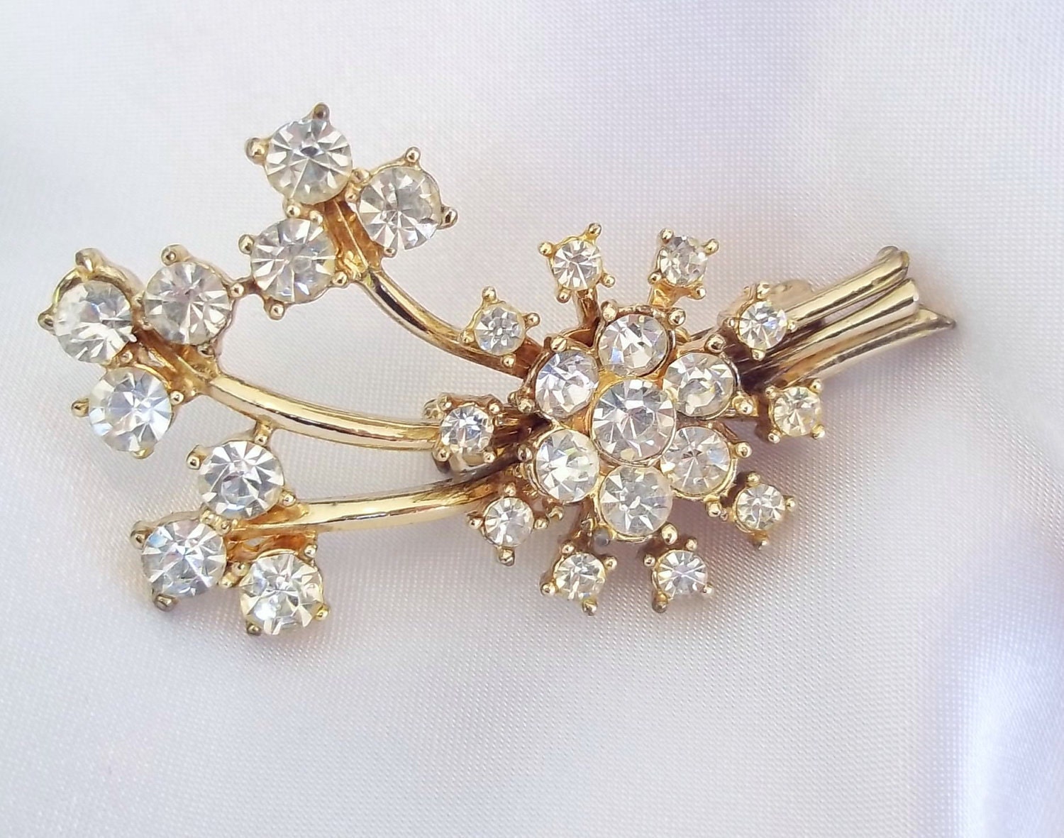 Vintage Rhinestone Brooch Flower