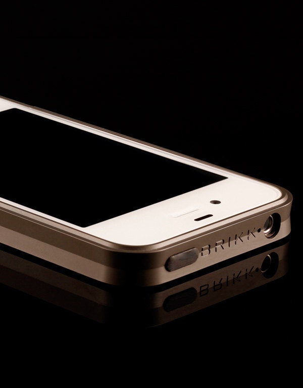 The Trim in Gray Stealth: a precision iPhone case. Radiates luxury.
