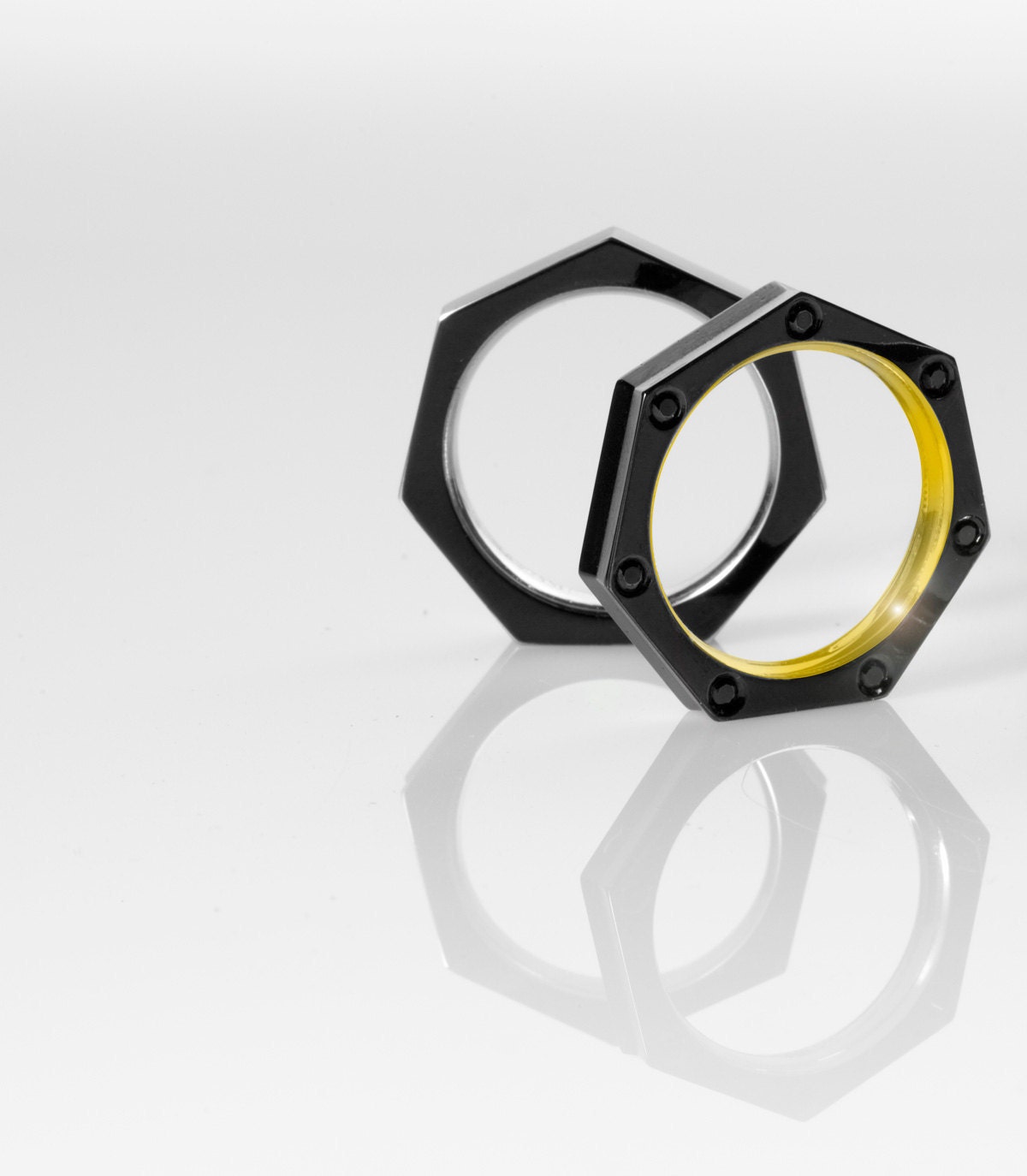The Heptagon Ring for Men in solid Gold or Platinum with Black DLC Coating