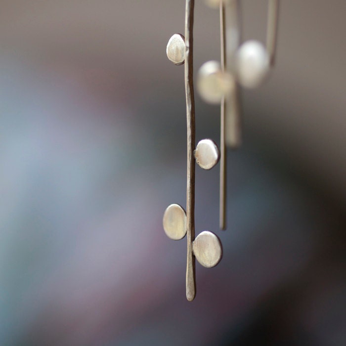 Long thread earrings with small dots. Recycled sterling silver