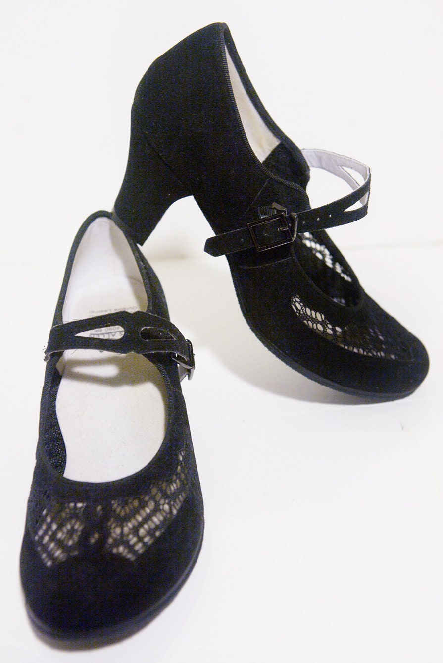 1920's 1930's baby doll Aris Allen REPRODUCTION velvet black shoes WORN ONCE.