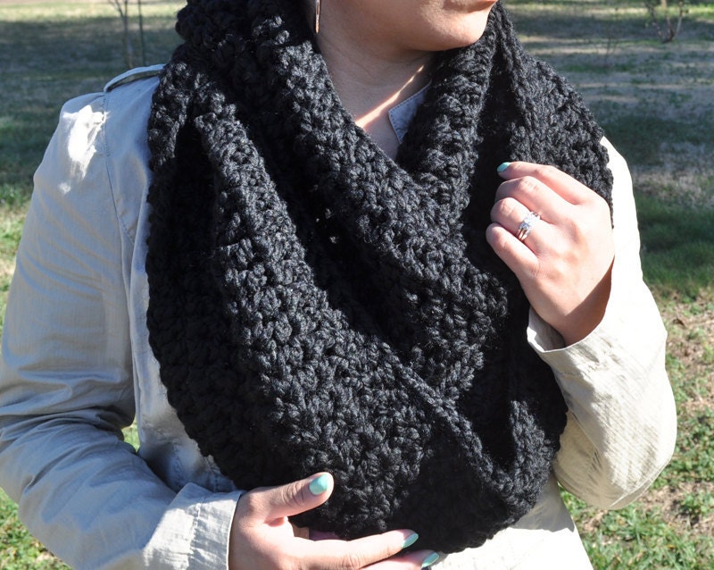 Elegant Infinity Cowl - Black