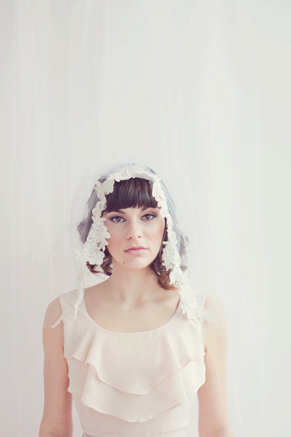 Grace - Shoulder length bridal tulle veil trimmed with vintage alencon lace
