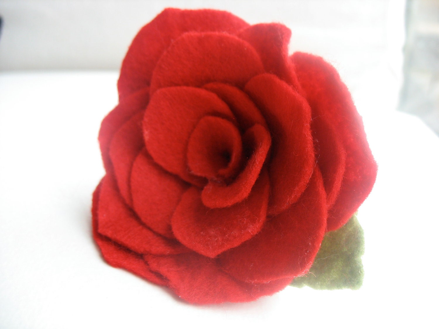 beautiful red felt rose brooch - CrampCakes
