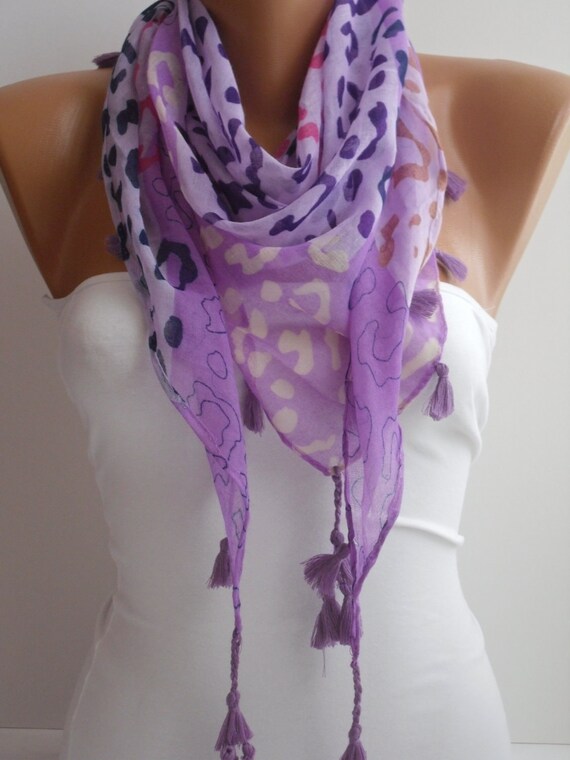 Lilac leopard yarn fringed triangle yemeni Shawl/Scarf