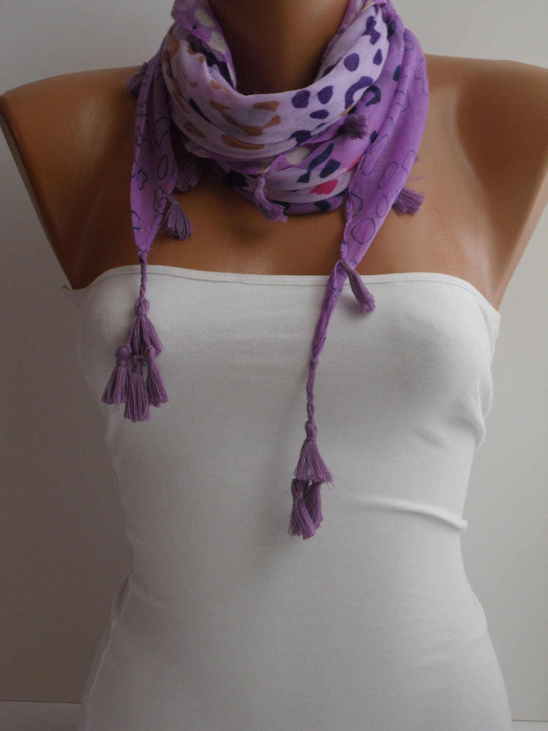 Lilac leopard yarn fringed triangle yemeni Shawl/Scarf