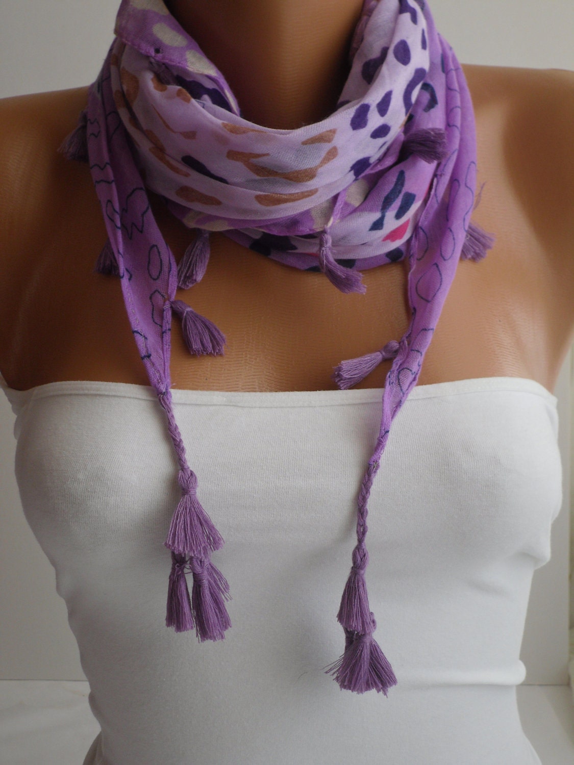 Lilac leopard yarn fringed triangle yemeni Shawl/Scarf