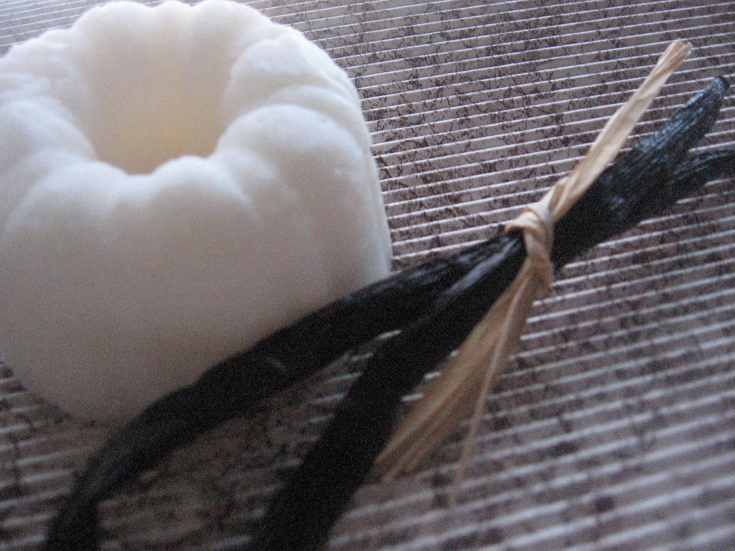 Vanilla & Rosemary shampoo bar for dry hair