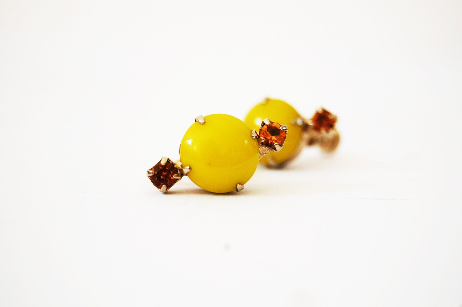 ON SALE Gorgeous Mid-Century Drop of Sunshine Yellow & Orange Vintage 1950s Gemstone Earrings