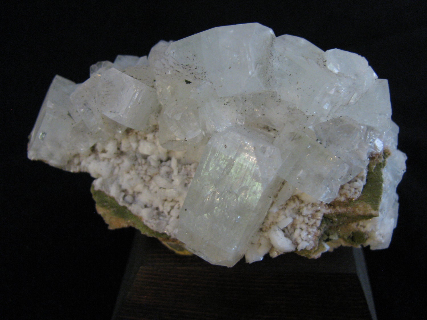 Mineral Specimen Apophyllite, Stilbite, Laumontite -- Nasik, India