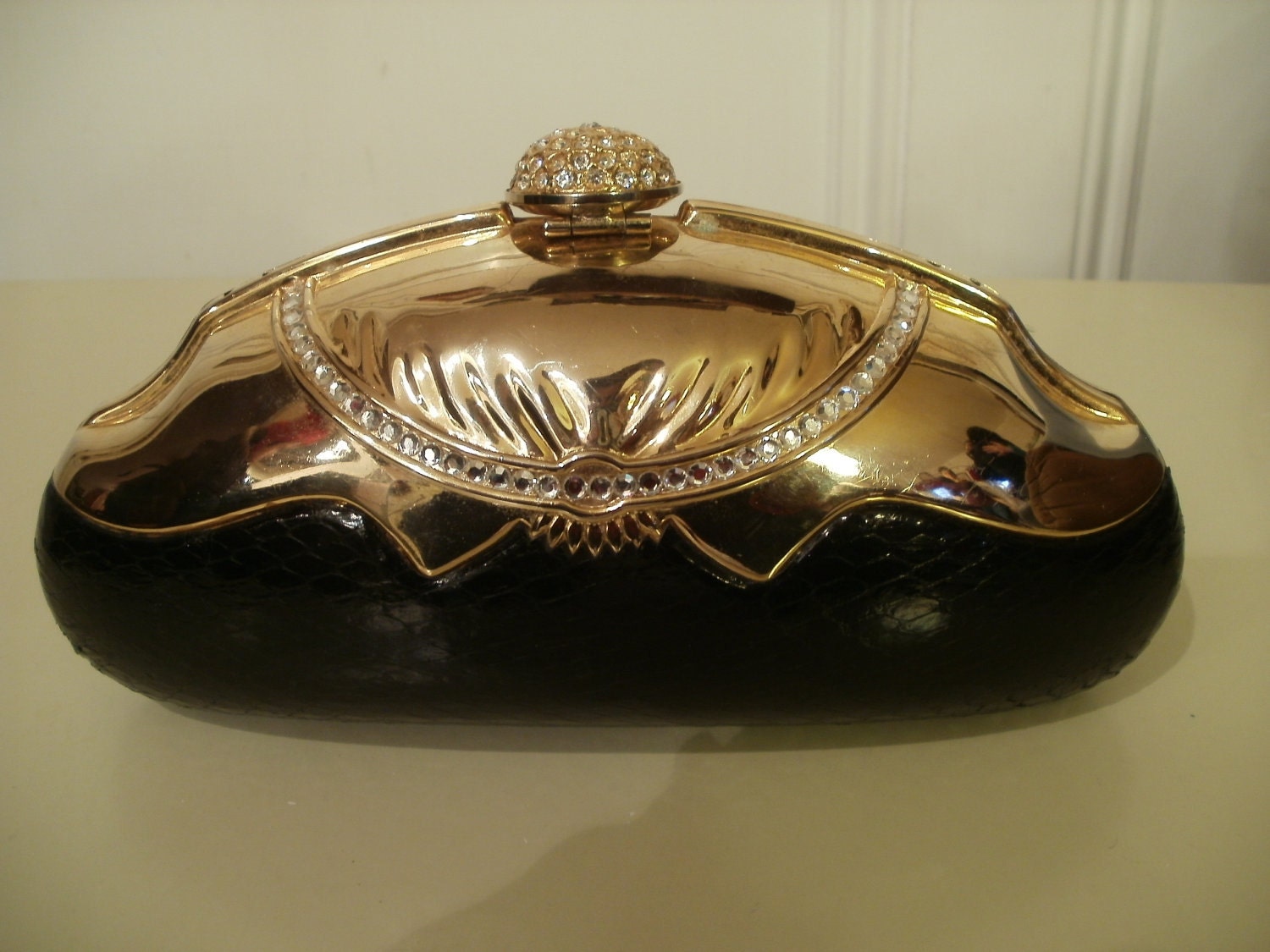 Art Deco Purse Golden Clam Shell Sasha Evening Bag Purse Handbag with Sparkling Faux Diamonds