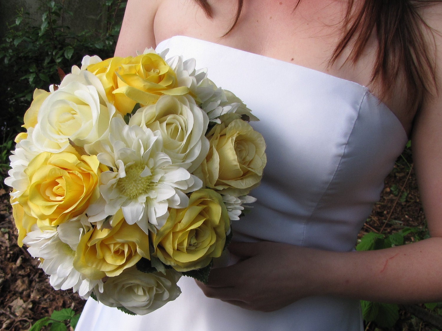 yellow roses wedding flowers