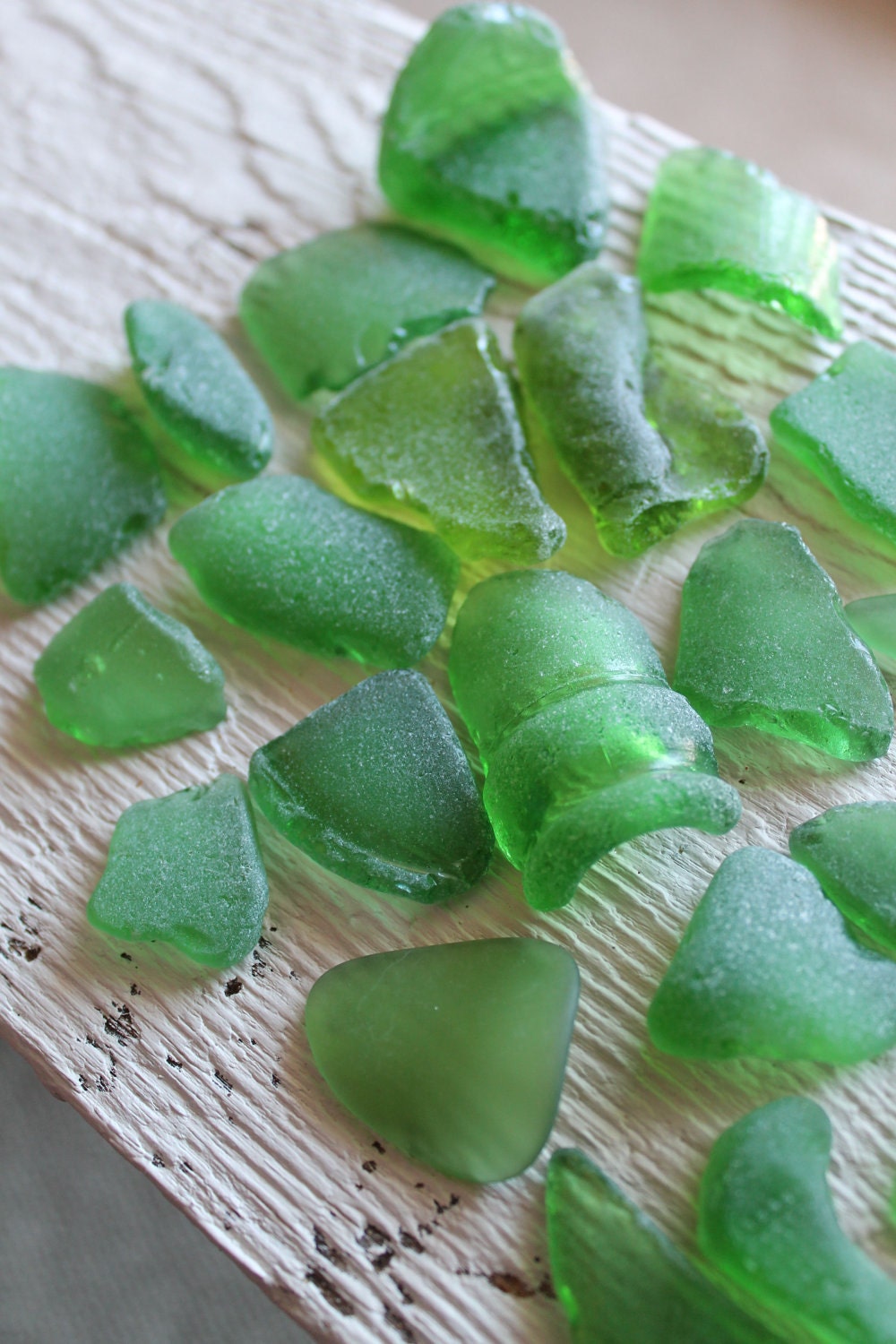 Sea Glass - 25 Large Kelly Green Beach Glass