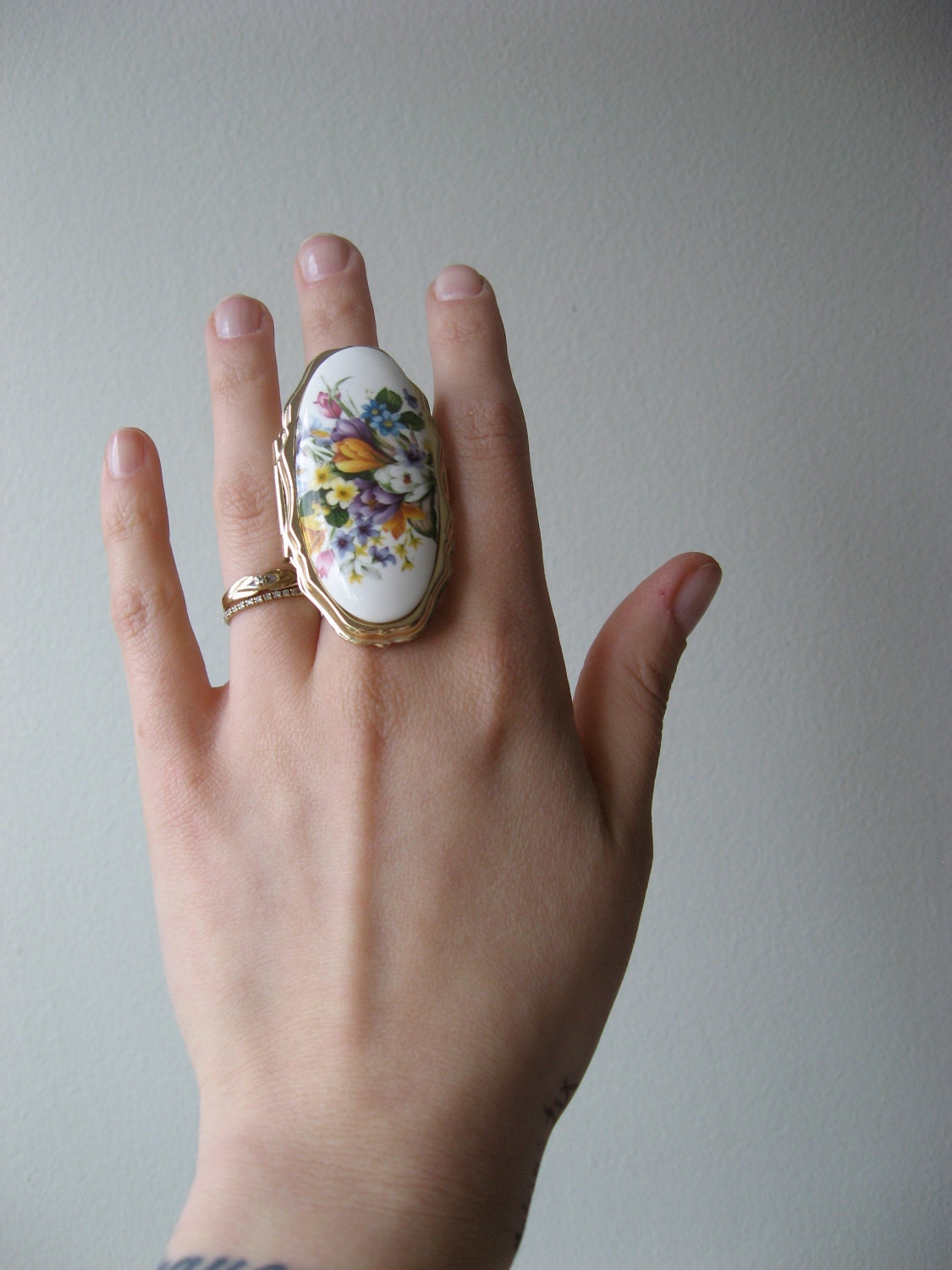 Cameo, Floral, Mirror Costume Ring