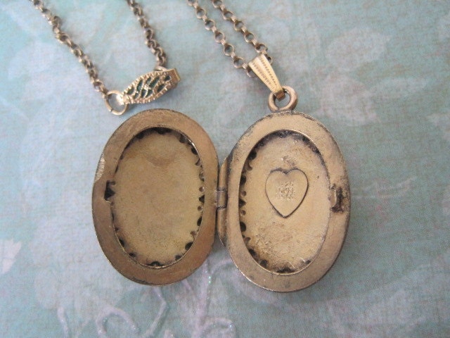 Antique Oval Floral Repousse Photo Locket, Gold Filled, Finberg Manufacturing Co., Keepsake