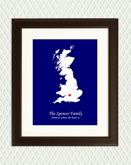 MOTHERS DAY Gift - Personalized Gifts for Mum or Mom - Map of the UK with a heart where her children or grandchildren are