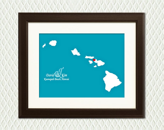 Personalized WEDDING GIFT - Map of Hawaii with a heart for an engagement, destination wedding, honeymoon, anniversary