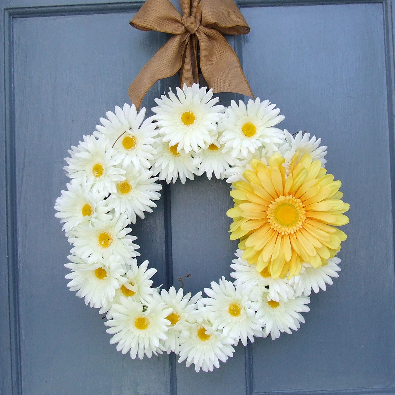 White and Yellow Daisy Wreath