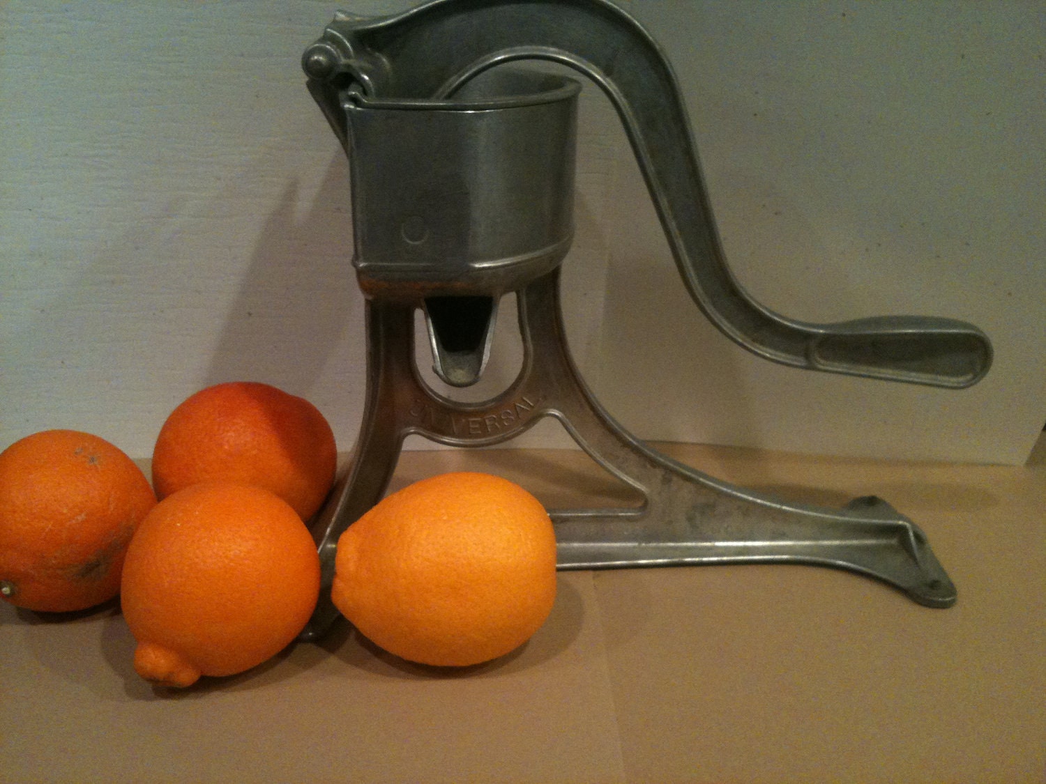 old fashioned citrus juicer