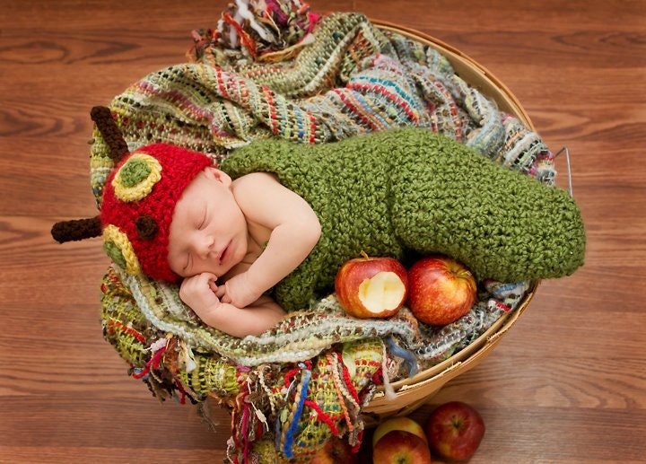 Newborn Hungry Caterpillar Cocoon and Beanie Set Photography Prop