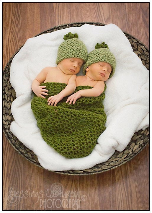 Twin Pea Pod Cocoon & Hat Set Photography Prop