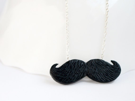 Curly Mustache necklace - Black Moustache