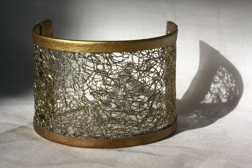 Abstract Latticework Gold Cuff