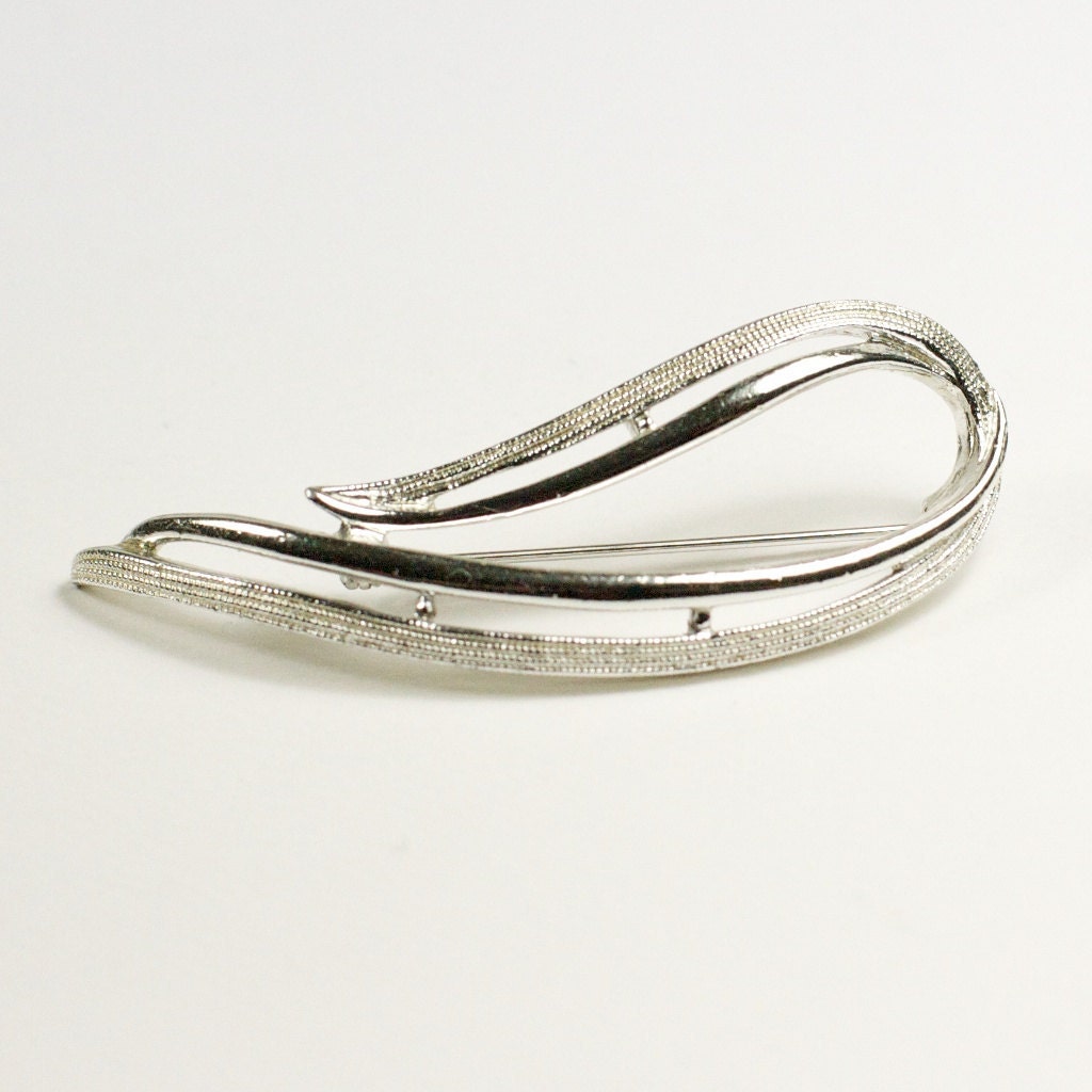 Vintage Sarah Coventry Silver Tone Metal Brooch