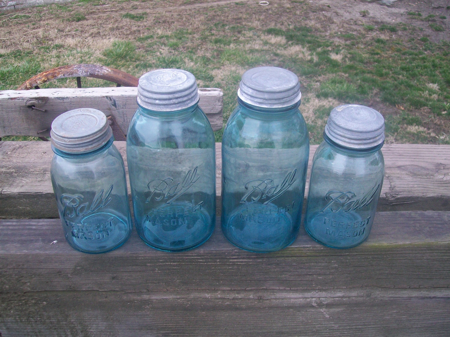 4 Vintage Aqua Blue Ball Perfect Mason Jars 2 Half Gallon Sized 2 Quart Sized with Zinc Lids - CatfishJarRescue