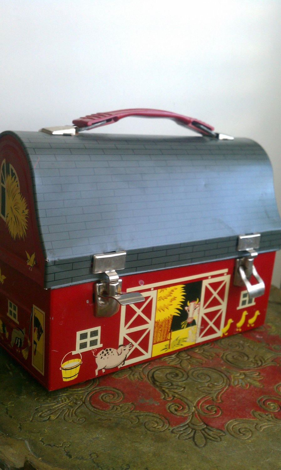 Vintage Lunchbox Red Barn Metal Dome made by by vintagegeeks