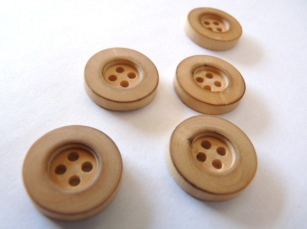 FREE SHIPPING, 417: Vintage set of 5 small wood BUTTONS.