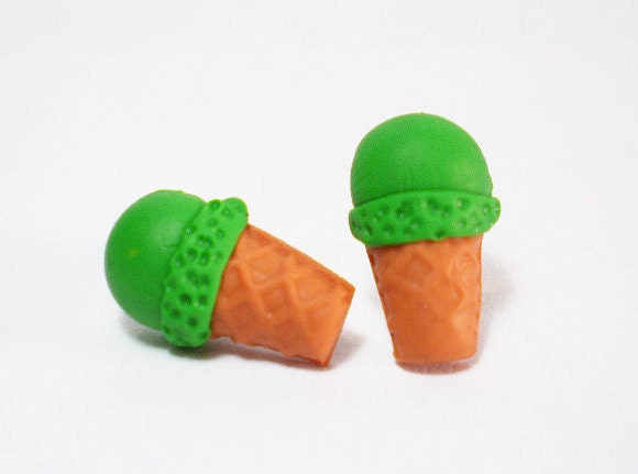 Green ice cream earrings studded (post earrings), made in fimo/polymer clay all handmade - MaChatNoir