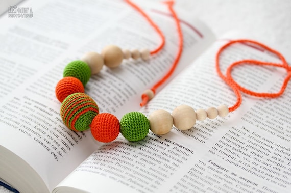 Original Teething Necklace - Nursing mom necklace - orange green - crochet sling necklace