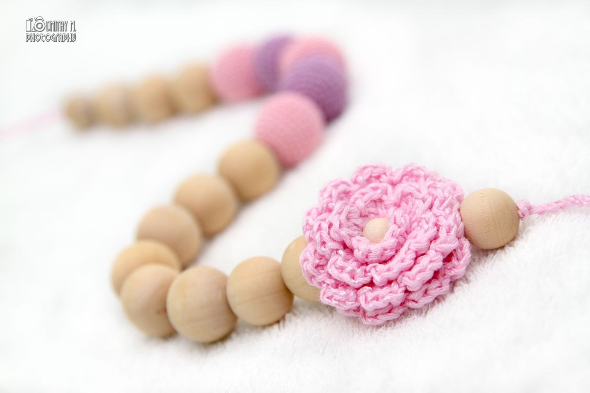 Certified Organic Teething Necklace in pastel baby pink, lavender and crochet flower. Breastfeeding/Nursing mom accessory