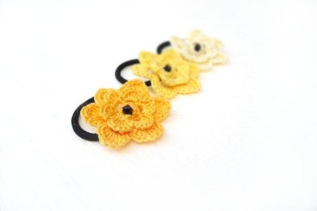 Girls Spring yellow hair tie