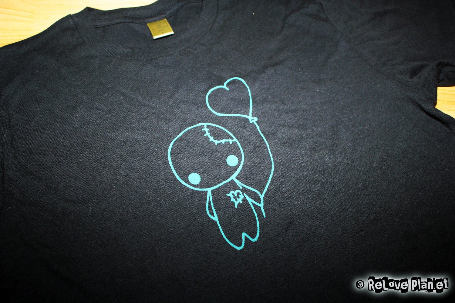 ZOMBIE Heart Balloon T-Shirt - Organic Crew Tee Shirt - ReLove Planet - UNISEX Medium