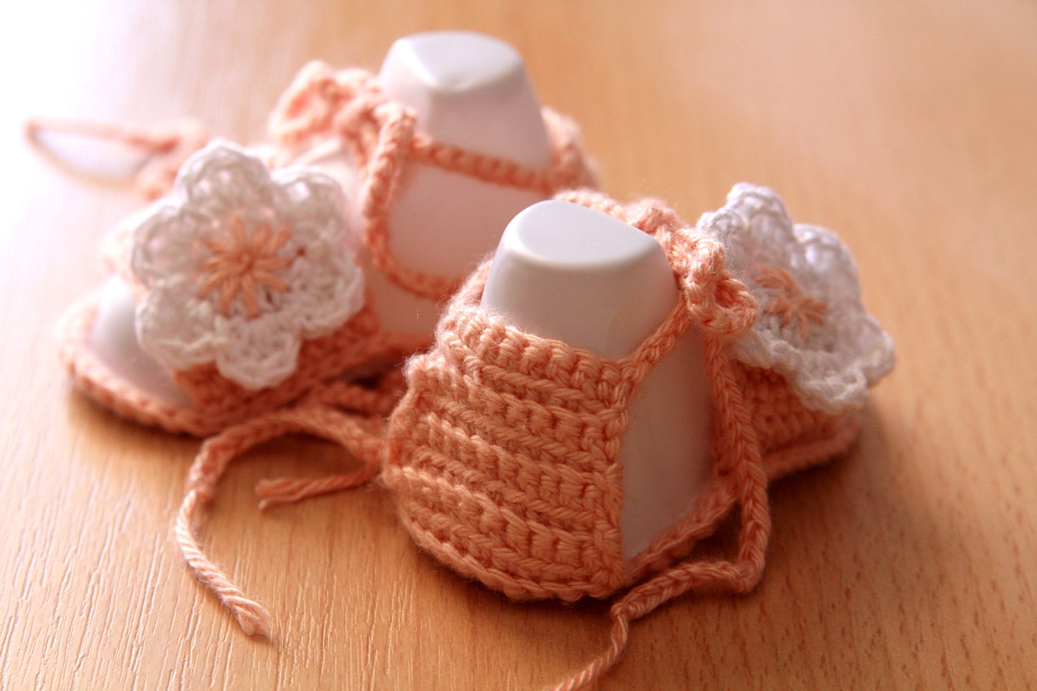 Crochet Pattern. This is a PATTERN for crocheted baby's bootees - flip-flops (sandales). Pink.