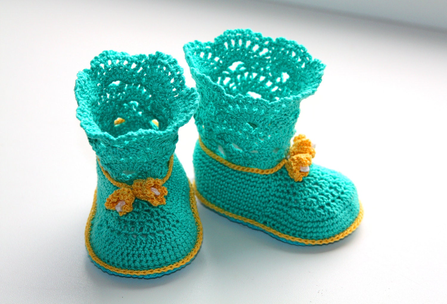 Crochet PDF Pattern. Crochet ugg boot pattern. This is a PATTERN for crocheted baby's bootees - lace summer boots.