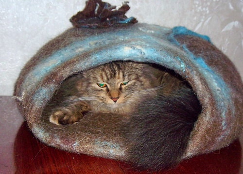 Felted cat cave ,pets cave,pets cat bed,vase,hand crafted, OOAK,