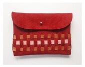 WOVEN CLUTCH (m) // red peach pink