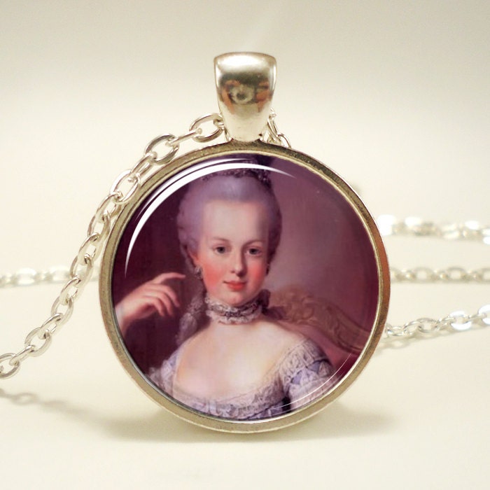 Marie Antoinette Necklace, Art Pendant Charm With Necklace Chain, Silver Plate (0341S1IN)