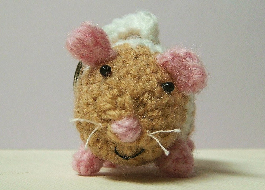 Crochet pattern PDF - Henrietta the Hamster key chain