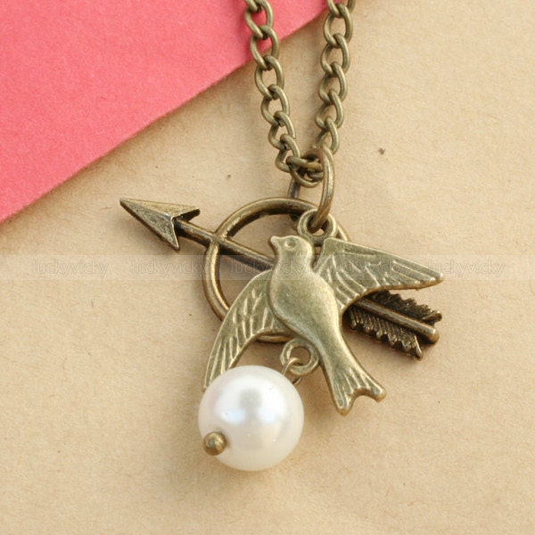 Mockingjay Katniss  Bow with Peeta Pearl Necklace- The Hunger Games Inspired