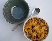 White and Green Bowl for cereal, soup, salad or any other food serving. Dishwasher safe, oven safe and microwave safe