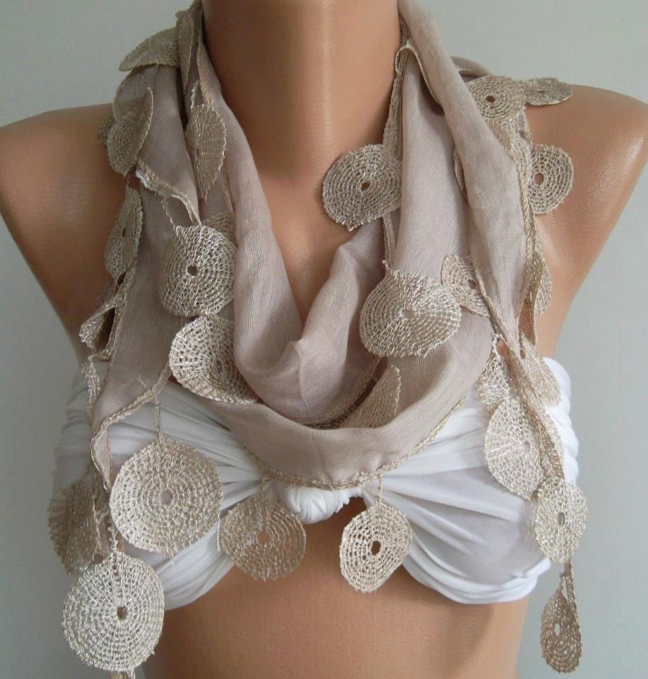Shawl / Scarp with Lacy Edge