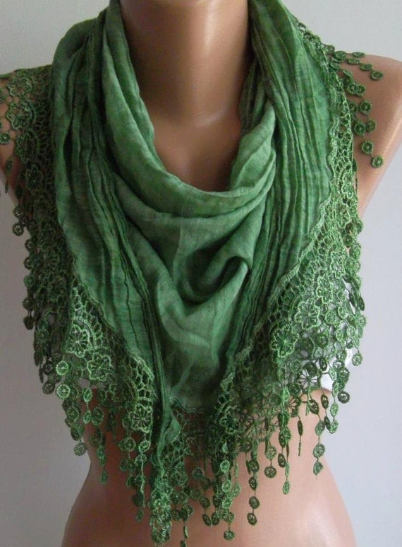 Emerald Green  / Elegance  Shawl / Scarf with Lacy Edge / soft and light