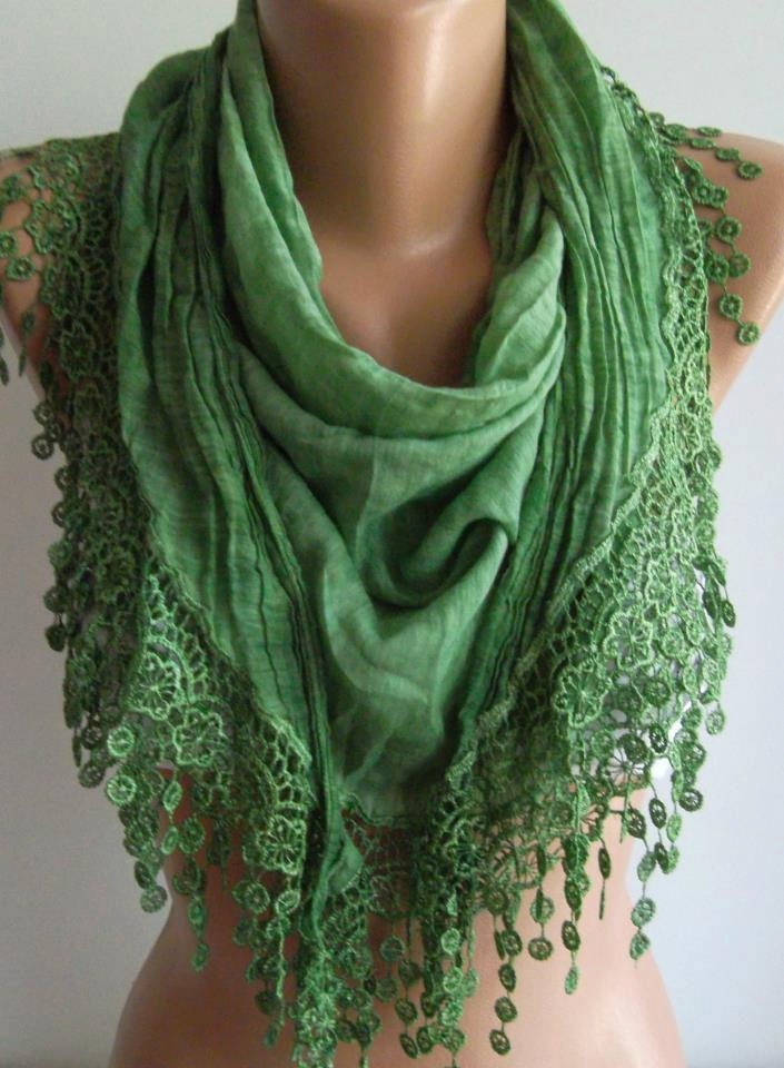 Emerald Green  / Elegance  Shawl / Scarf with Lacy Edge / soft and light