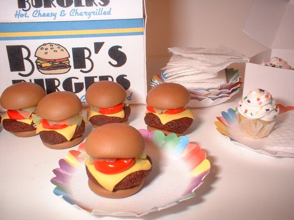 Polymer Clay mini Cheeseburgers and Cupcakes set with napkins and paper plates - Play or Hitty Scale "Party In A Box" -by TES-