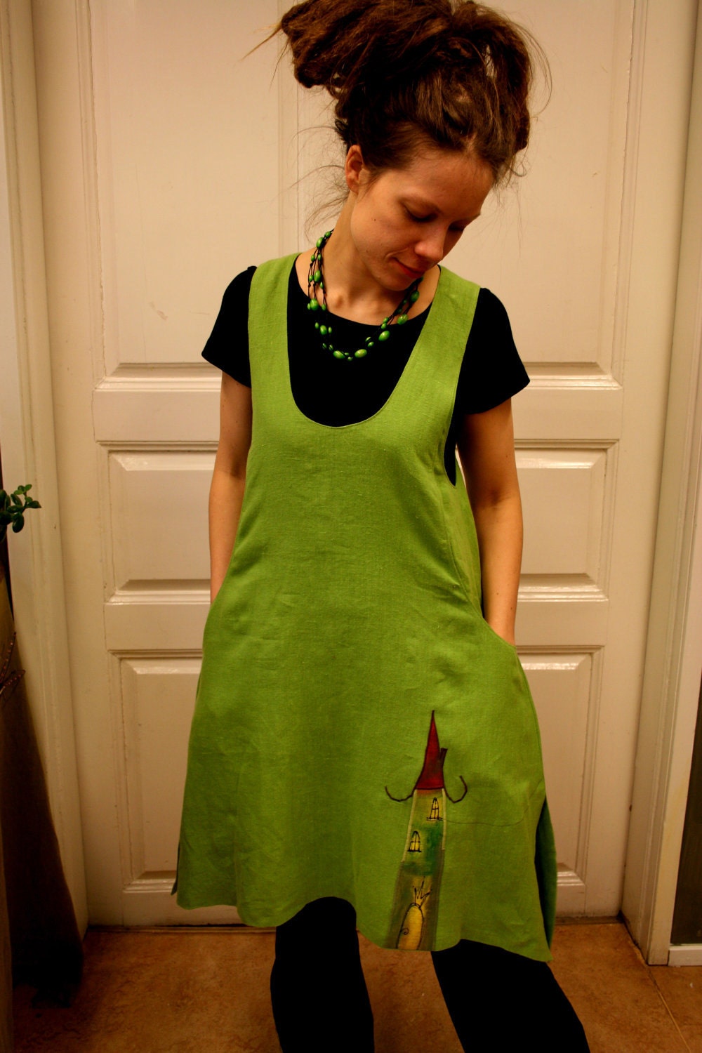 TaskuTarina -dress in lime green with house and kite